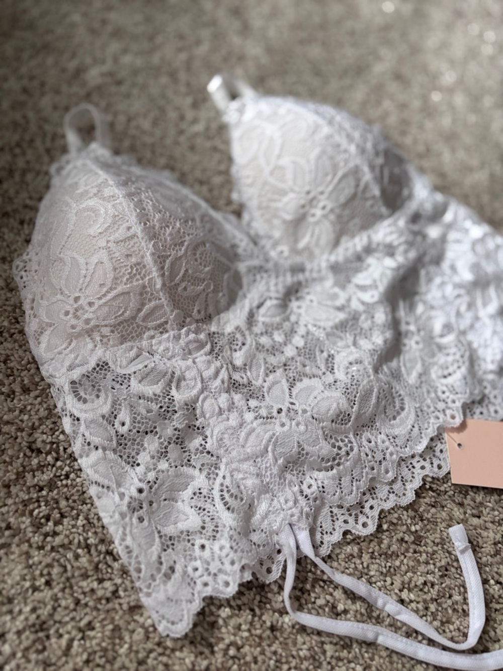 NWT White Lace Tank Top Bralette Adjustable Spaghetti Straps Size M/L - Picture 4 of 5